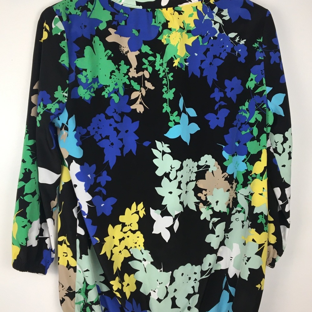 Dana Buchman Blouse. - Picture 2 of 8